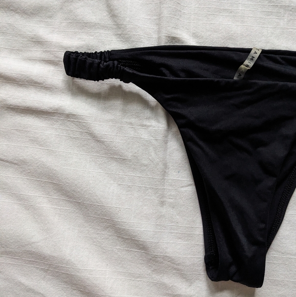 Vitamin A Lennon Bikini Set - Picture 5 of 7
